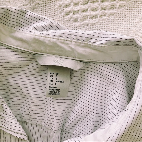 H&M pinstripe crisp long sleeve button down shirt - Picture 2 of 5